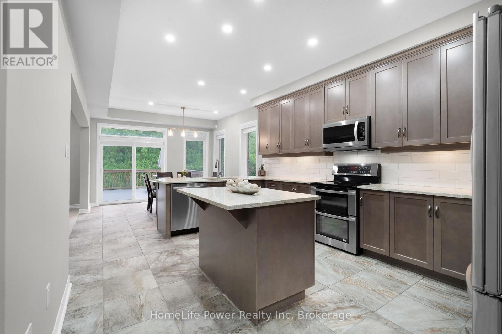 230 Gravel Ridge Trail, Kitchener, Ontario  N2E 0E5 - Photo 5 - X12209879