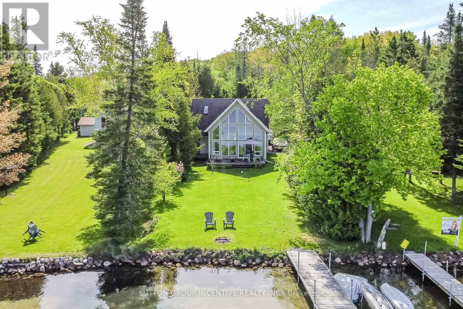 10 BUTTERCUP LANE, Springwater, Ontario