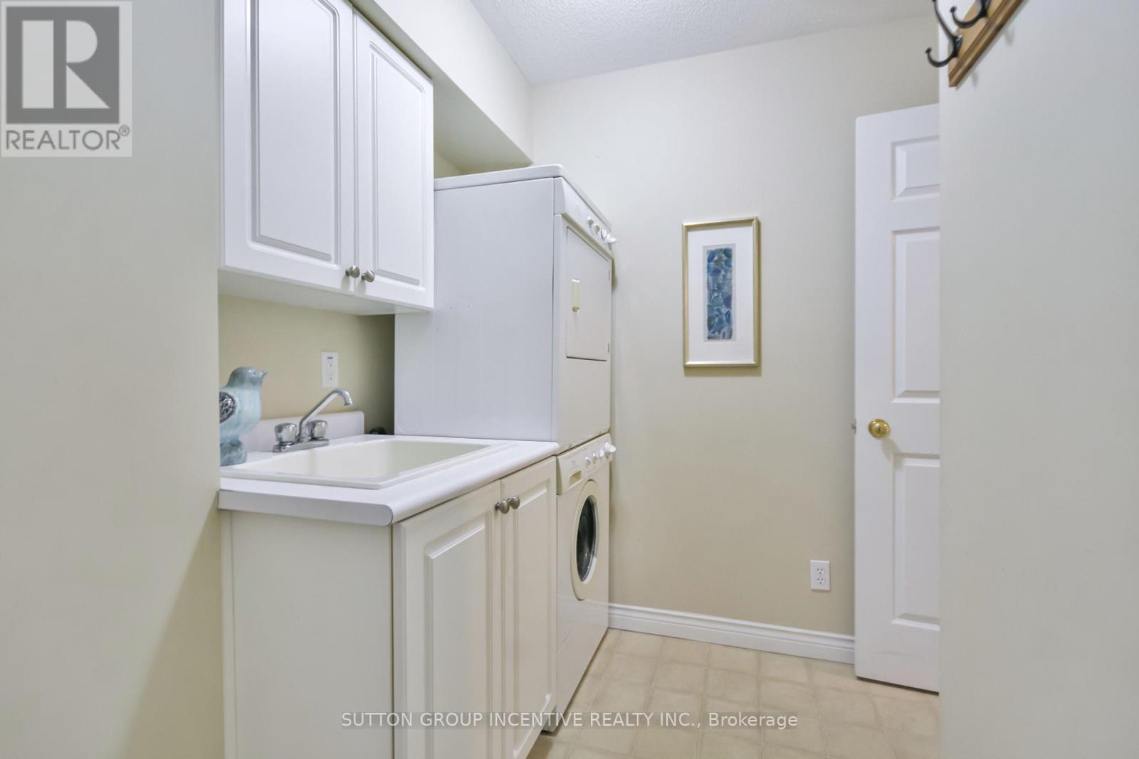 10 Buttercup Lane, Springwater, Ontario  L0L 1P0 - Photo 23 - S12184041