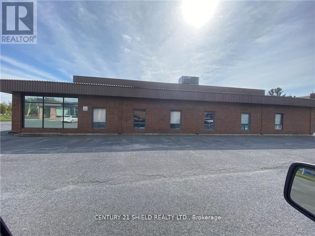 9 - 1916 Pitt Street, Cornwall, Ontario  K6J 3P6 - Photo 7 - X12209894