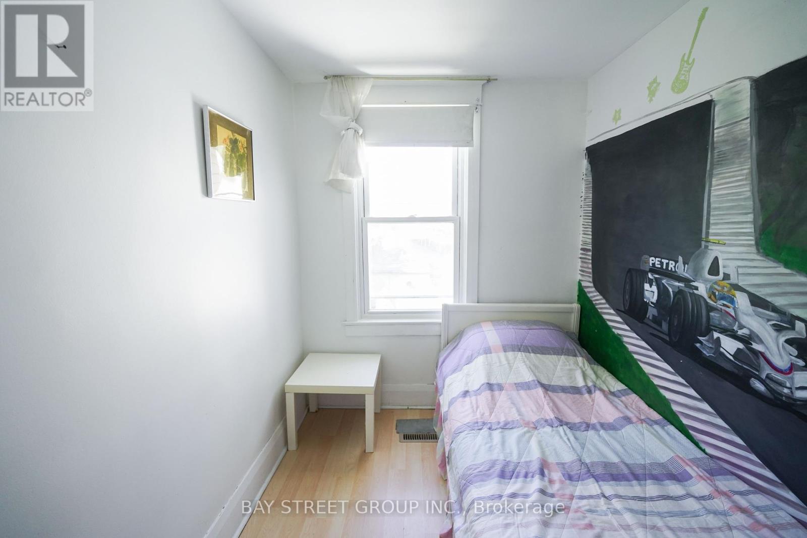 Main And Second Floor - 30 Ash Crescent, Toronto, Ontario  M8W 1E4 - Photo 17 - W12171914