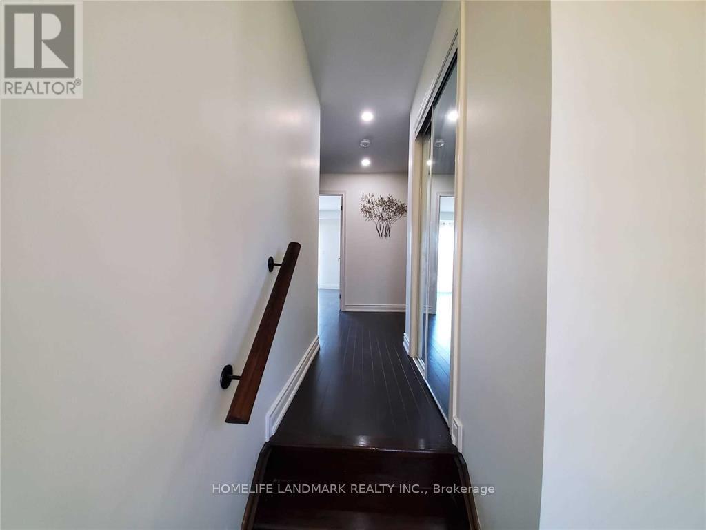 3848 Tufgar Crescent, Burlington, Ontario  L7M 1P8 - Photo 2 - W12168368