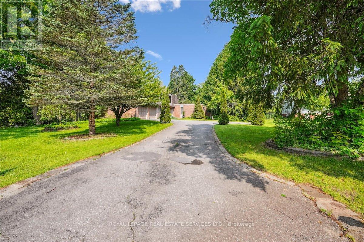 2145 Blessington Street, Burlington, Ontario  L7P 0J7 - Photo 3 - W12201913