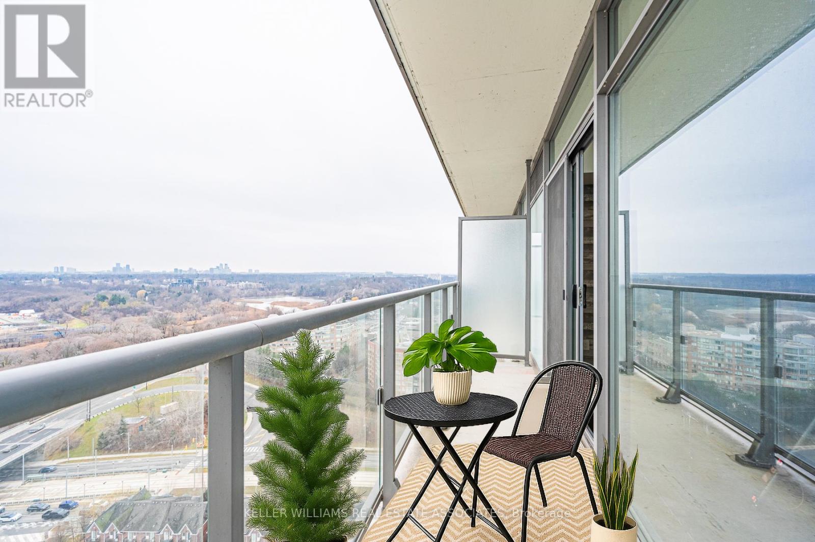 2206 - 105 The Queensway, Toronto (High Park-Swansea), Ontario  M6S 5B5 - Photo 12 - W12208432