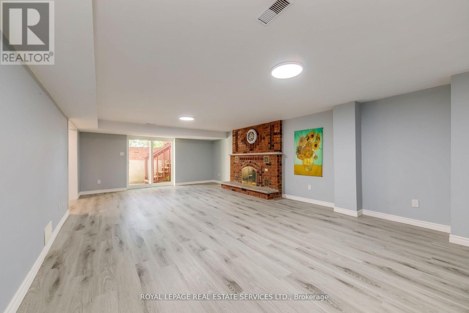 335 Queen Street S, Mississauga, Ontario  L5M 1M3 - Photo 25 - W12116411