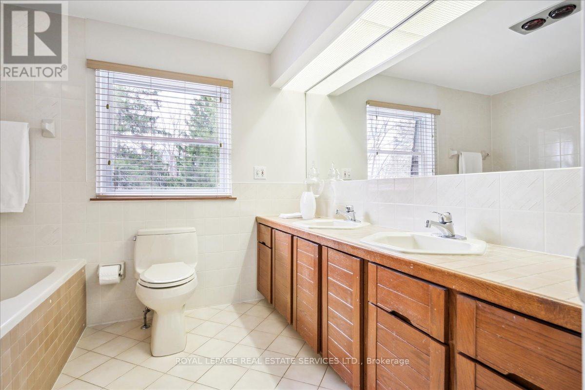 2145 Blessington Street, Burlington, Ontario  L7P 0J7 - Photo 17 - W12201913