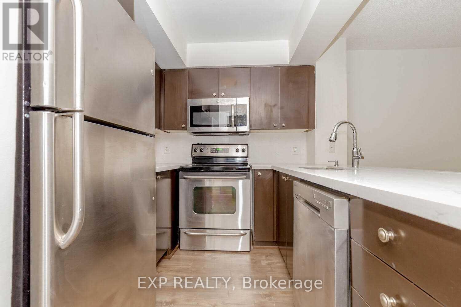 303 - 335 Rathburn Road W, Mississauga, Ontario  L5B 0C8 - Photo 12 - W12175754
