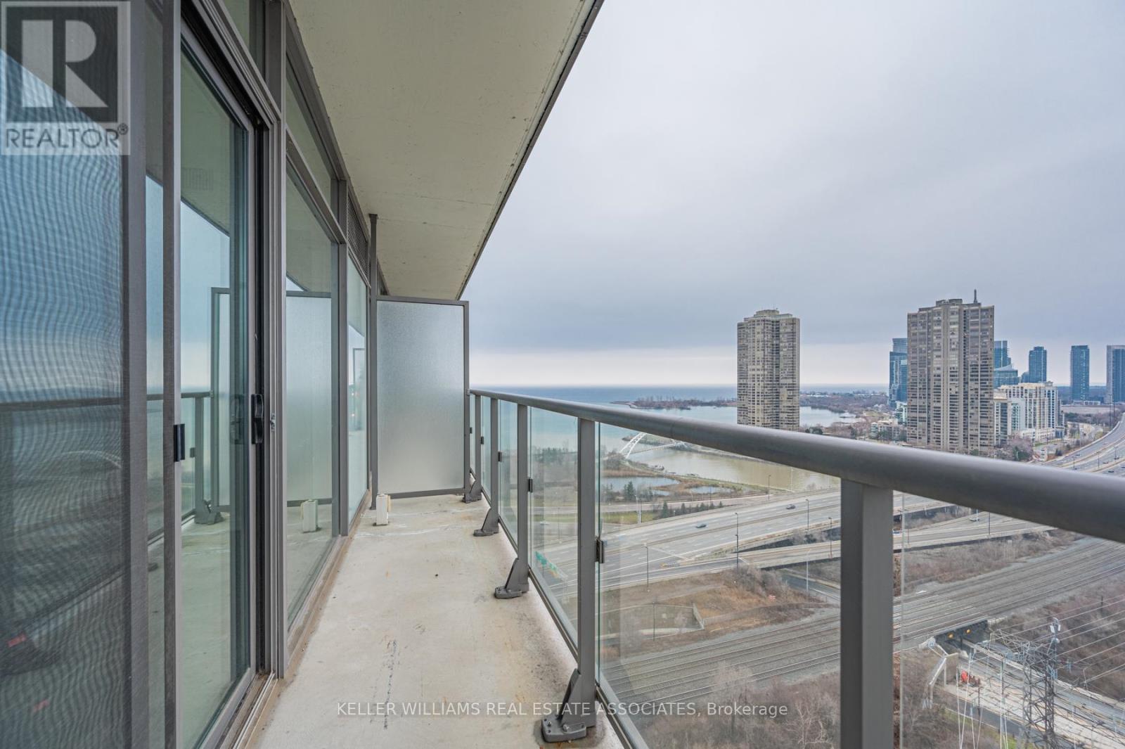 2206 - 105 The Queensway, Toronto (High Park-Swansea), Ontario  M6S 5B5 - Photo 11 - W12208432