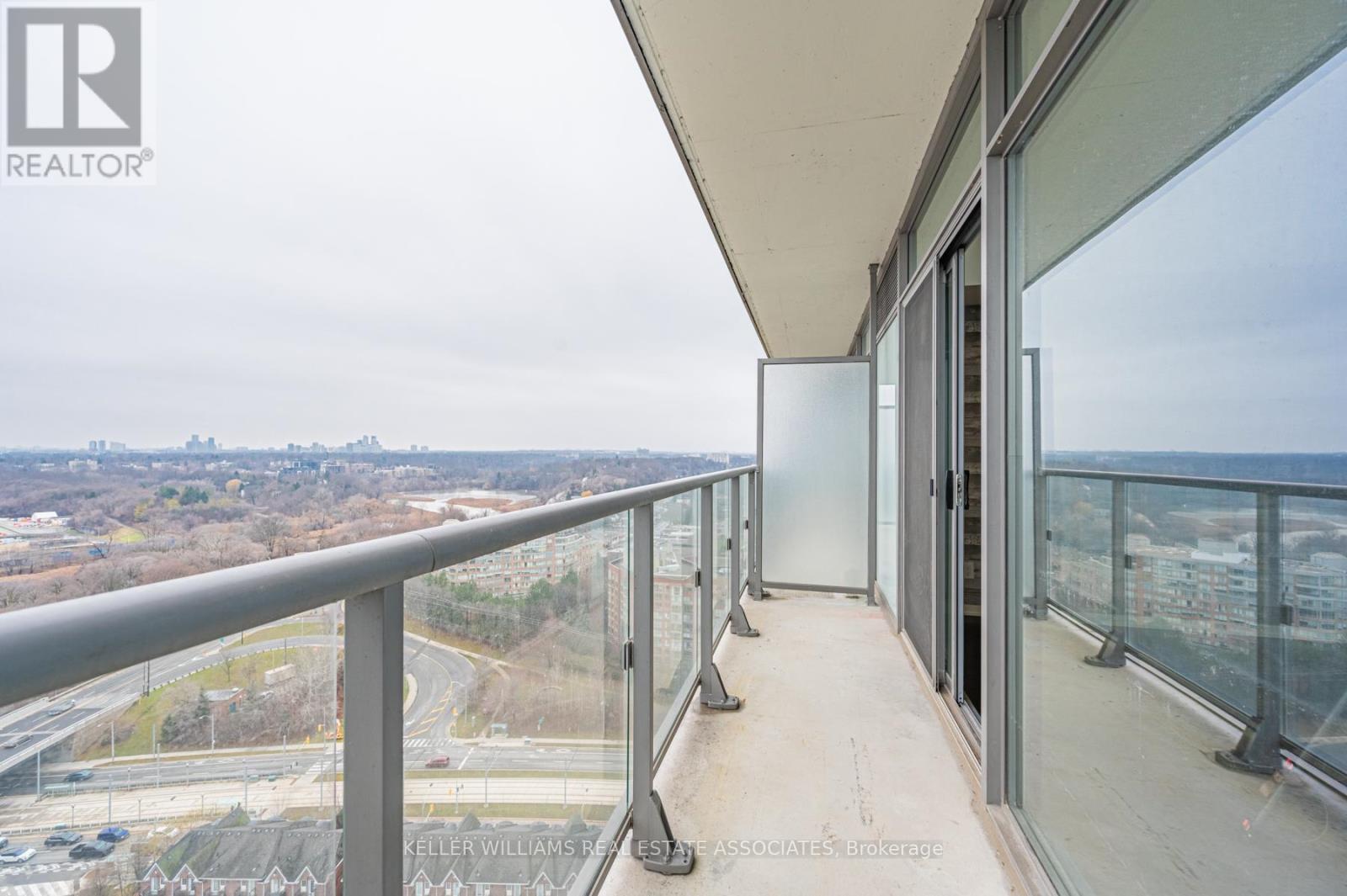 2206 - 105 The Queensway, Toronto (High Park-Swansea), Ontario  M6S 5B5 - Photo 13 - W12208432