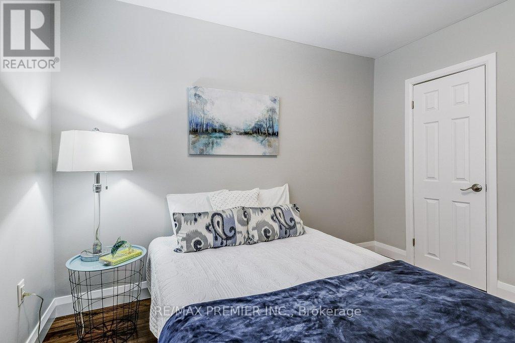 50 Fernando Road, Toronto (Humbermede), Ontario  M9M 2P6 - Photo 21 - W12209452