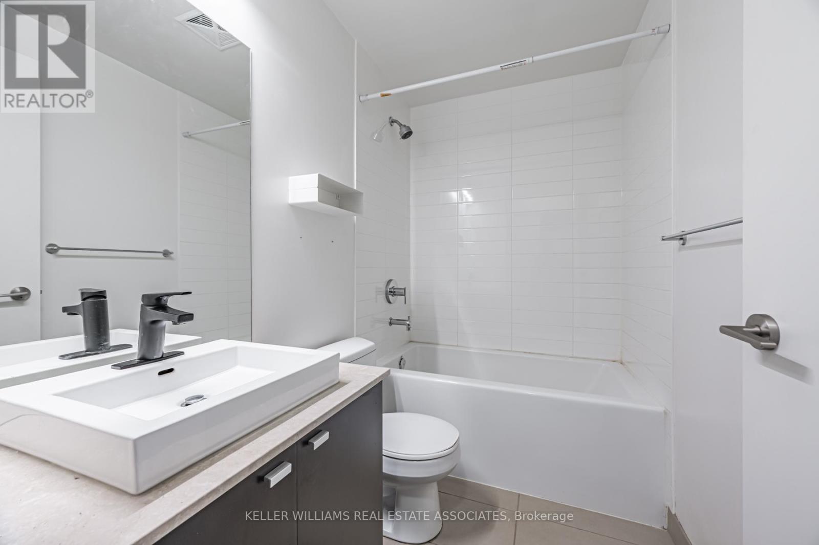 2206 - 105 The Queensway, Toronto (High Park-Swansea), Ontario  M6S 5B5 - Photo 25 - W12208432