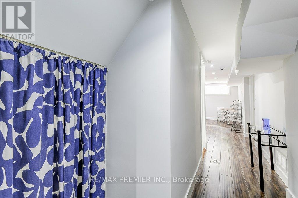 50 Fernando Road, Toronto (Humbermede), Ontario  M9M 2P6 - Photo 30 - W12209452