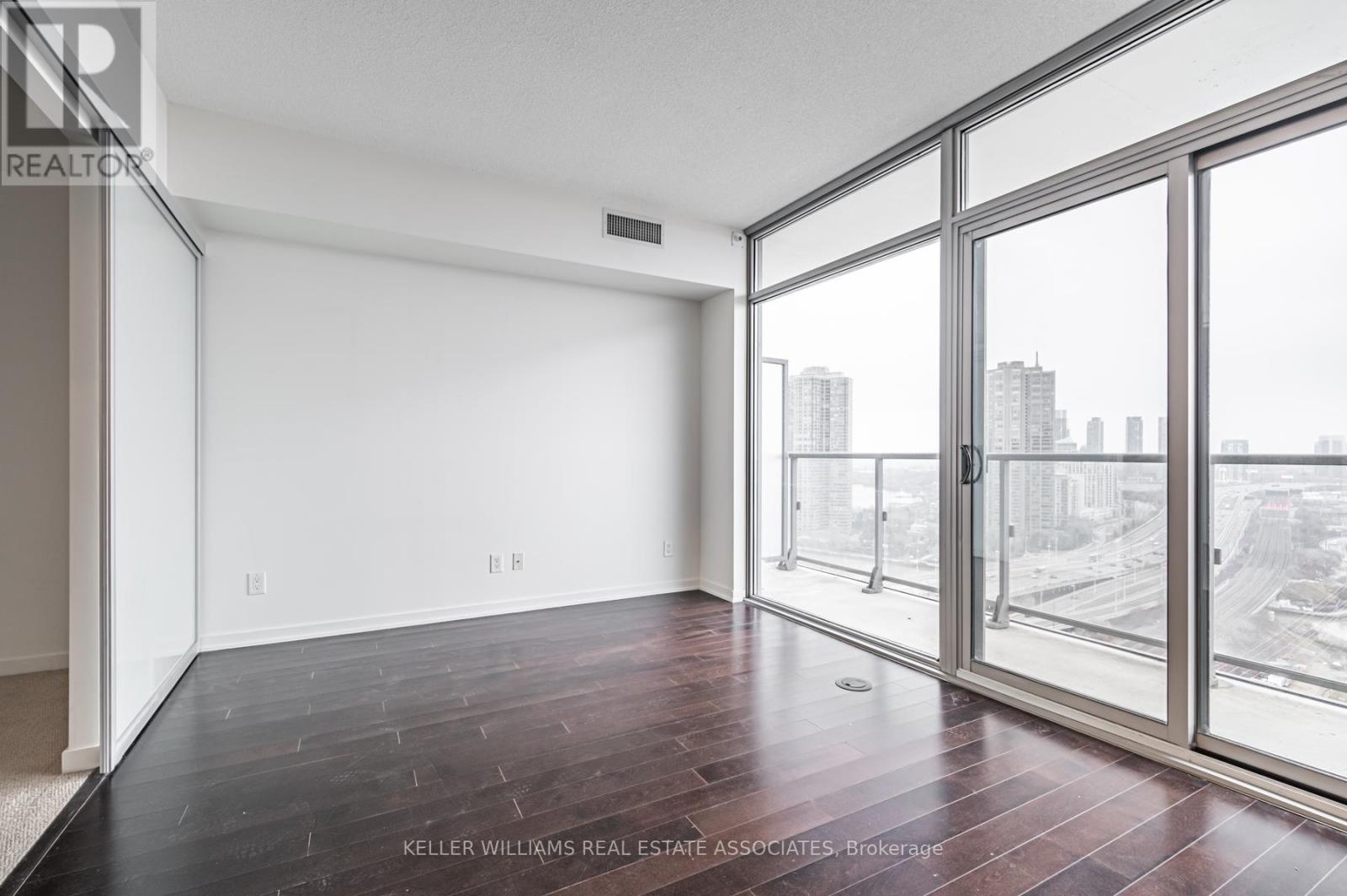 2206 - 105 The Queensway, Toronto (High Park-Swansea), Ontario  M6S 5B5 - Photo 9 - W12208432
