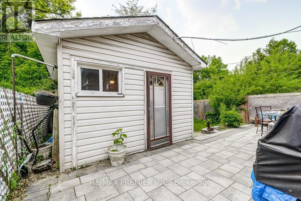 50 Fernando Road, Toronto (Humbermede), Ontario  M9M 2P6 - Photo 48 - W12209452
