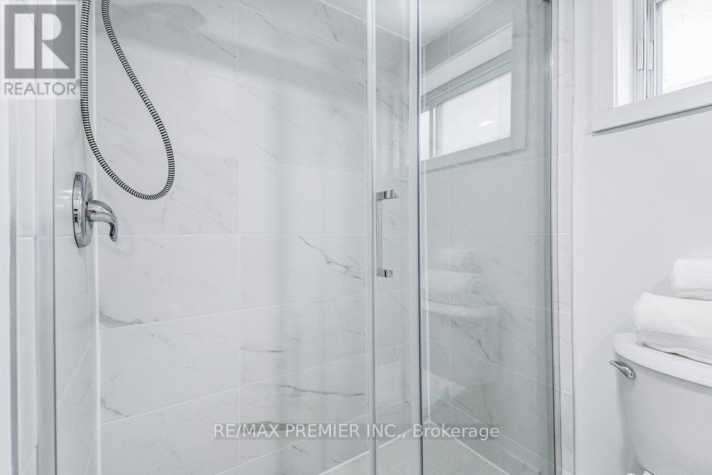 50 Fernando Road, Toronto (Humbermede), Ontario  M9M 2P6 - Photo 32 - W12209452