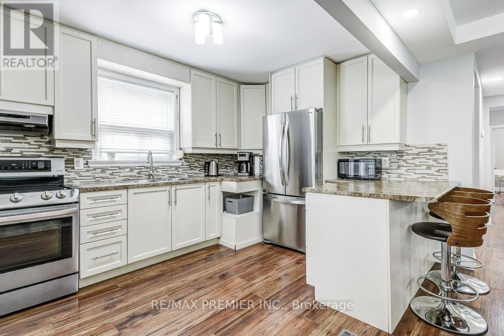50 Fernando Road, Toronto (Humbermede), Ontario  M9M 2P6 - Photo 14 - W12209452