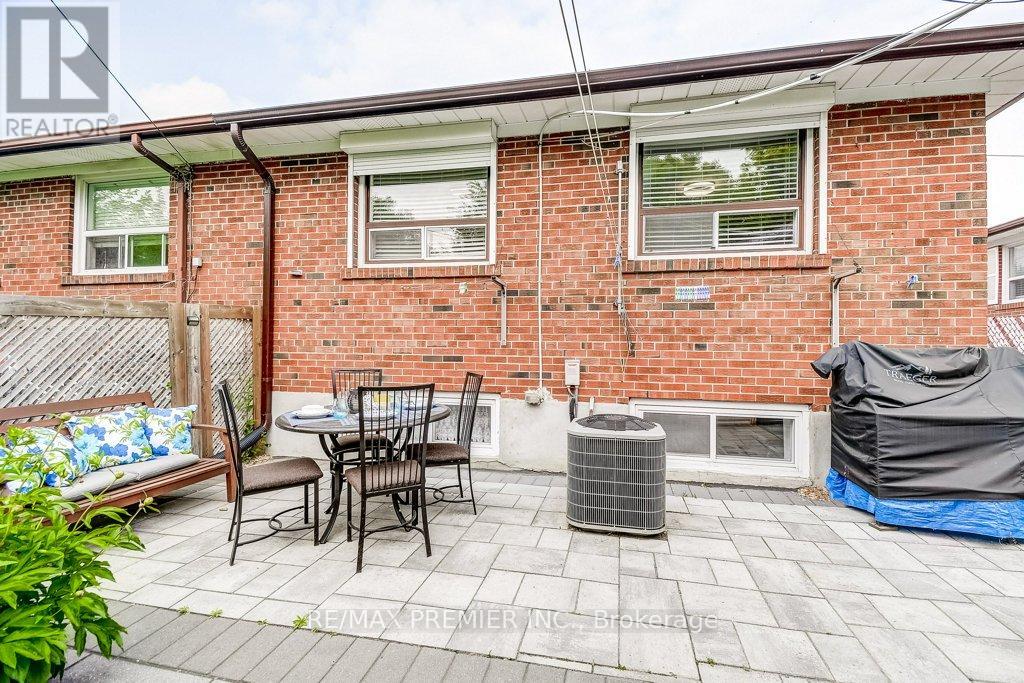 50 Fernando Road, Toronto (Humbermede), Ontario  M9M 2P6 - Photo 41 - W12209452
