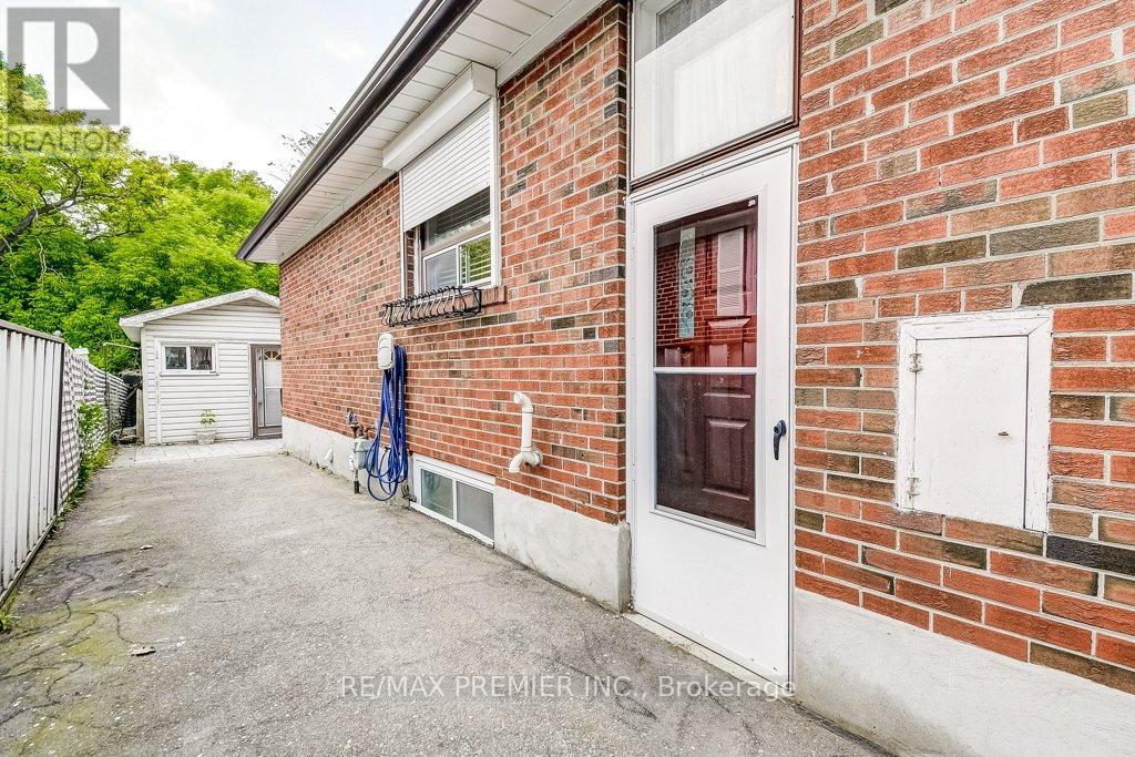 50 Fernando Road, Toronto (Humbermede), Ontario  M9M 2P6 - Photo 40 - W12209452