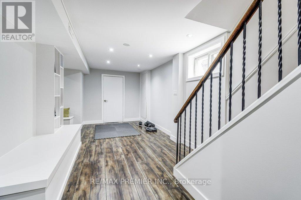 50 Fernando Road, Toronto (Humbermede), Ontario  M9M 2P6 - Photo 38 - W12209452