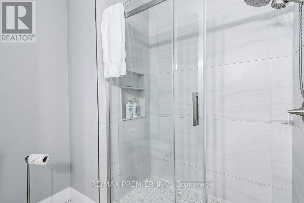 50 Fernando Road, Toronto (Humbermede), Ontario  M9M 2P6 - Photo 25 - W12209452