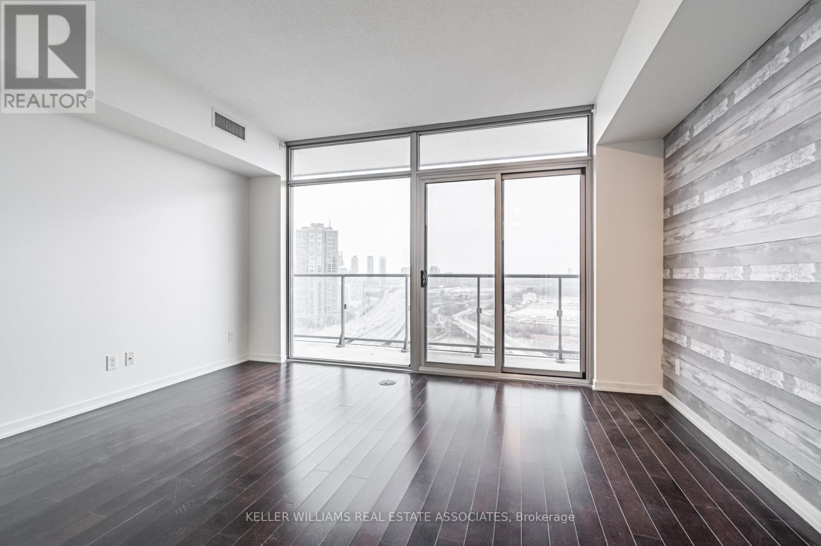 2206 - 105 The Queensway, Toronto (High Park-Swansea), Ontario  M6S 5B5 - Photo 7 - W12208432