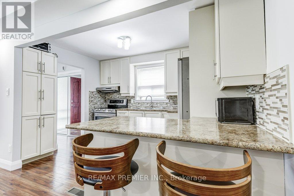 50 Fernando Road, Toronto (Humbermede), Ontario  M9M 2P6 - Photo 13 - W12209452