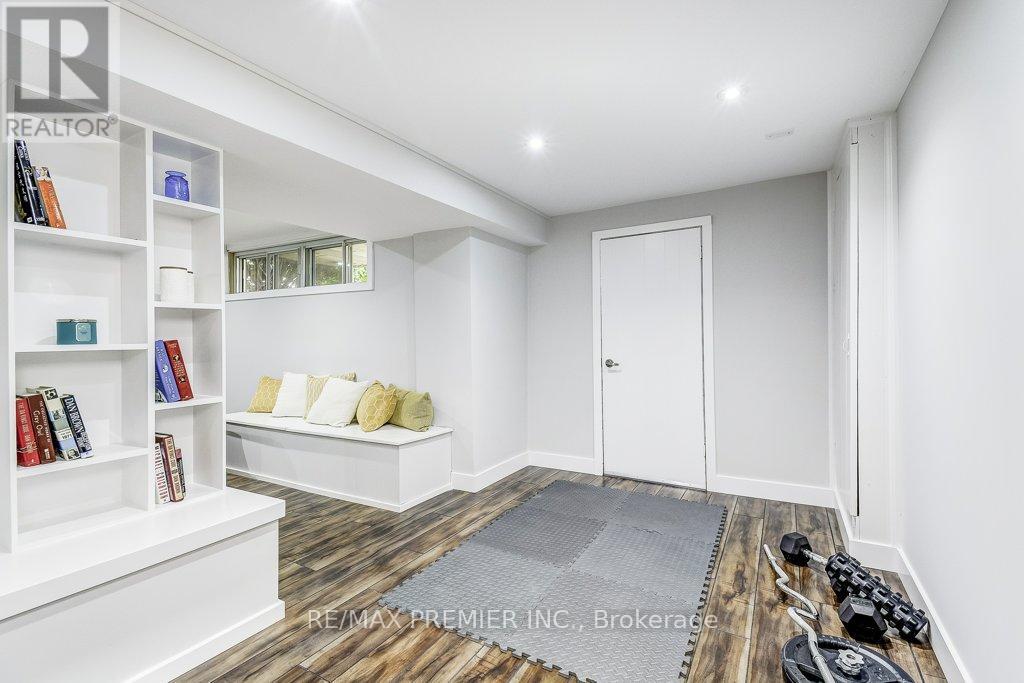 50 Fernando Road, Toronto (Humbermede), Ontario  M9M 2P6 - Photo 39 - W12209452
