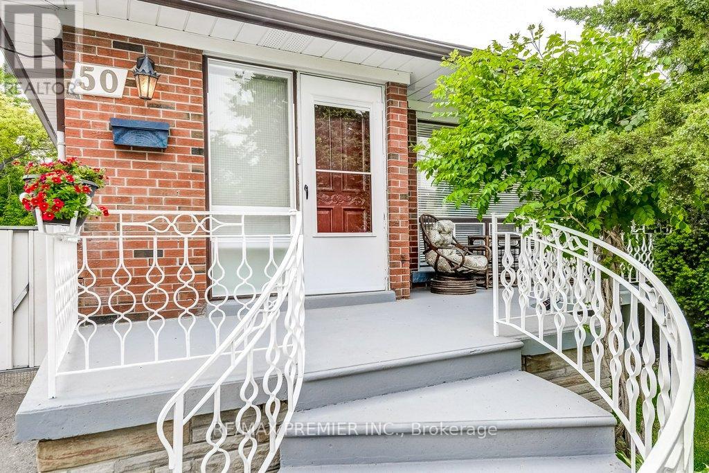 50 Fernando Road, Toronto (Humbermede), Ontario  M9M 2P6 - Photo 3 - W12209452