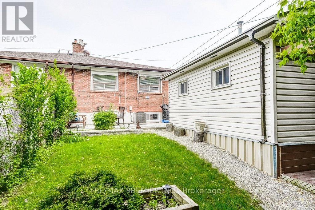 50 Fernando Road, Toronto (Humbermede), Ontario  M9M 2P6 - Photo 44 - W12209452
