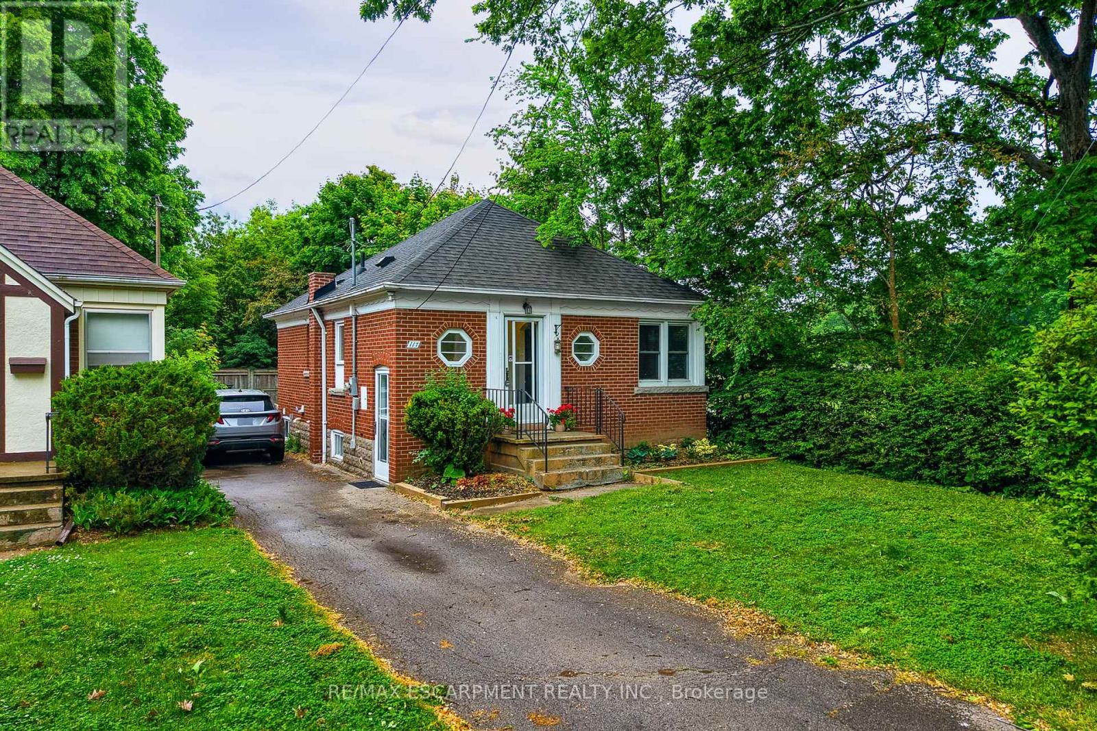 117 Norwood Road, Hamilton, Ontario  L8S 3R3 - Photo 2 - X12207993