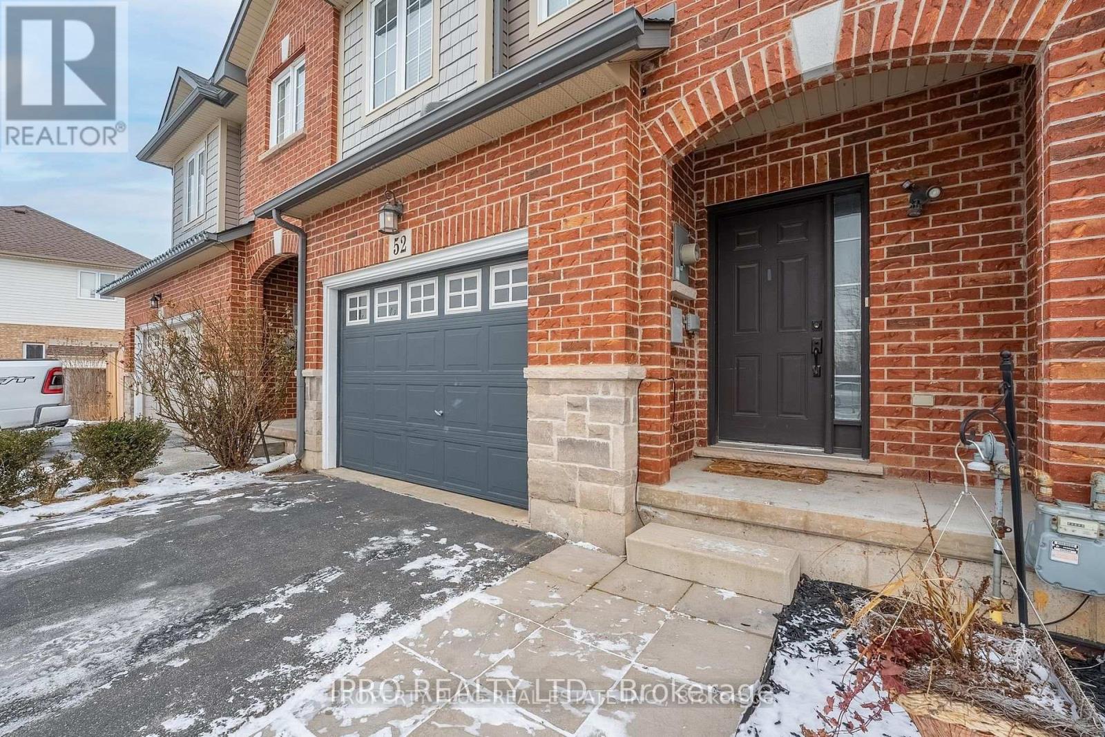Upper - 52 Dartmouth Gate, Hamilton, Ontario  L8E 0B9 - Photo 2 - X12187589