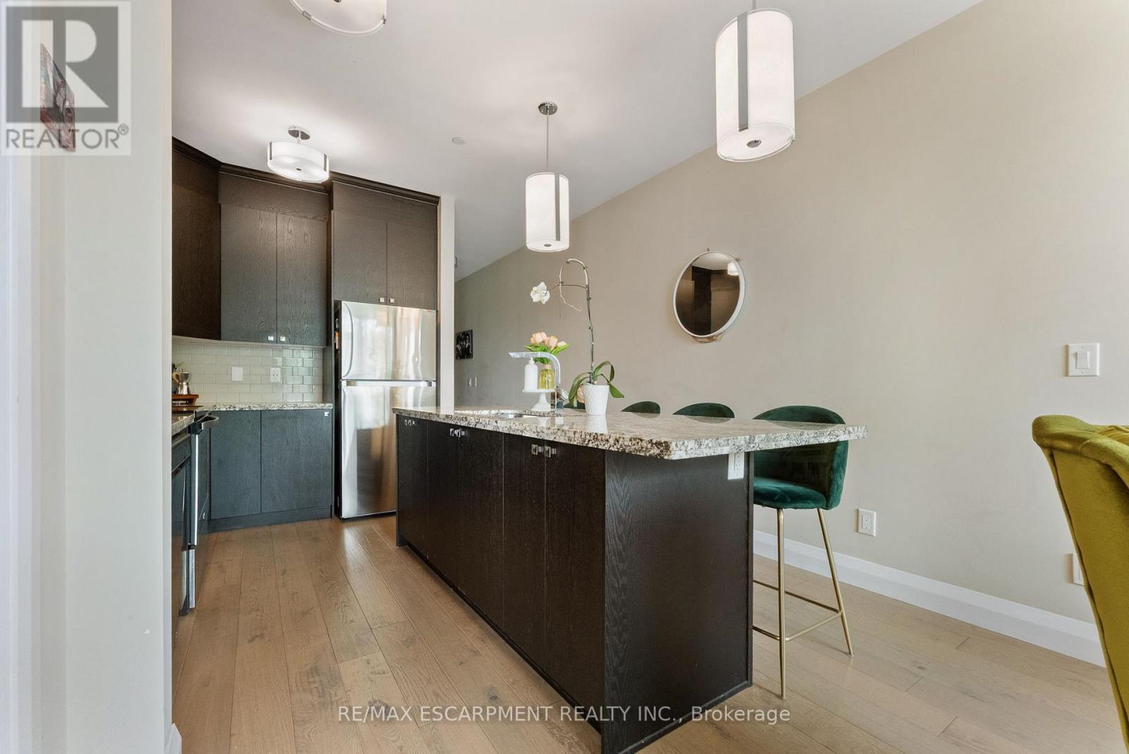 502 - 101 Locke Street S, Hamilton, Ontario  L8P 4A6 - Photo 6 - X12209652