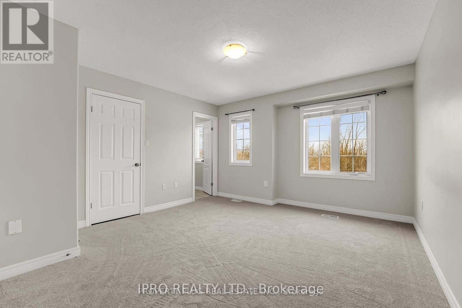 Upper - 52 Dartmouth Gate, Hamilton, Ontario  L8E 0B9 - Photo 11 - X12187589