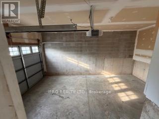 Upper - 52 Dartmouth Gate, Hamilton, Ontario  L8E 0B9 - Photo 23 - X12187589