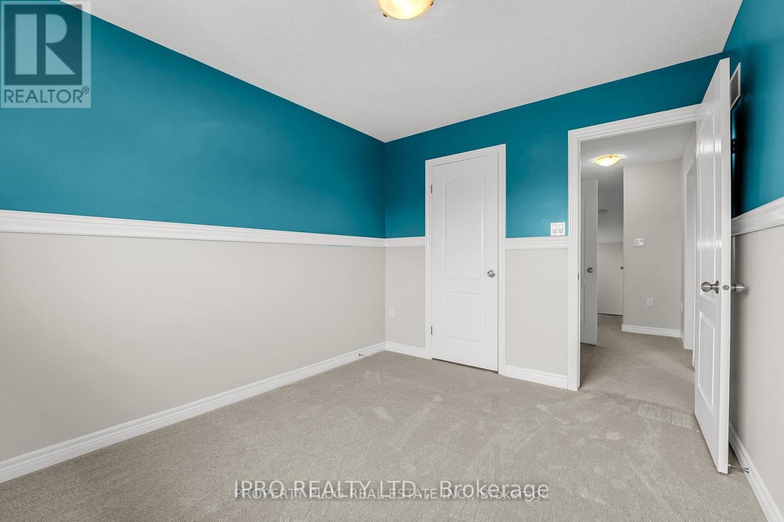 Upper - 52 Dartmouth Gate, Hamilton, Ontario  L8E 0B9 - Photo 17 - X12187589
