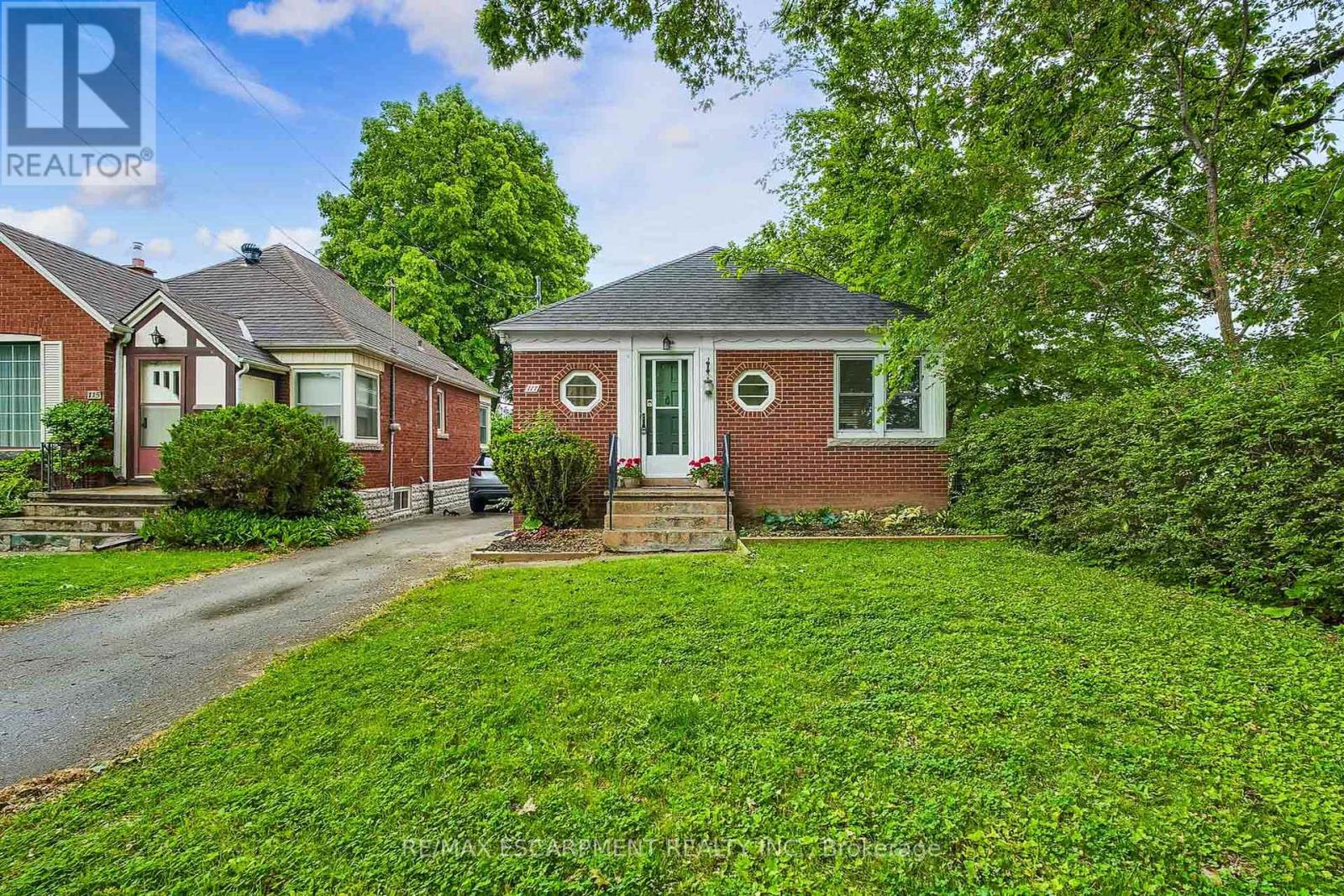 117 Norwood Road, Hamilton, Ontario  L8S 3R3 - Photo 3 - X12207993
