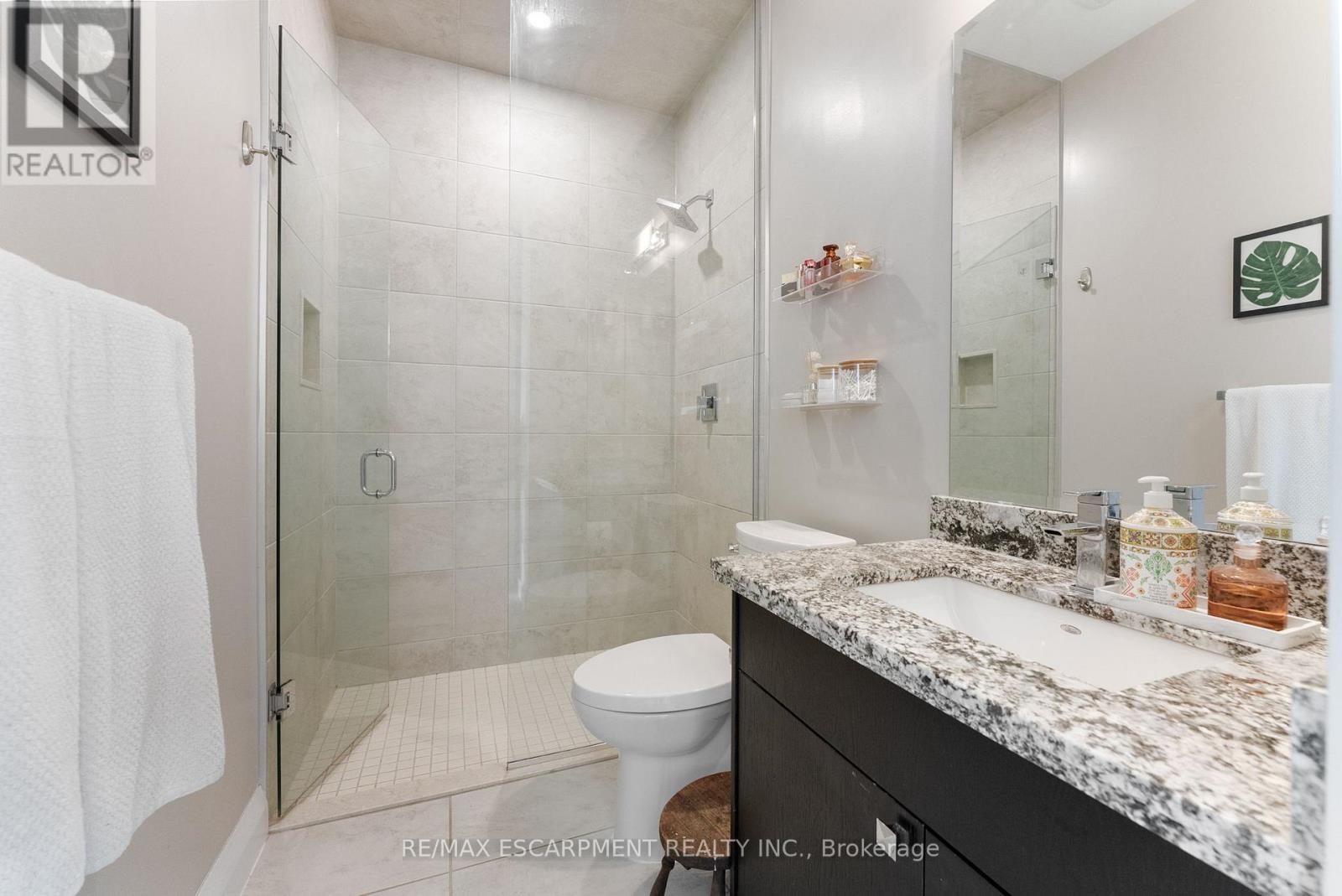 502 - 101 Locke Street S, Hamilton, Ontario  L8P 4A6 - Photo 9 - X12209652