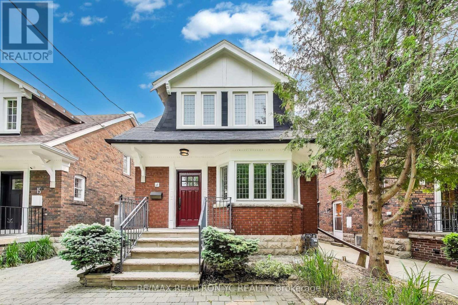 11 DONEGALL DRIVE, Toronto, Ontario
