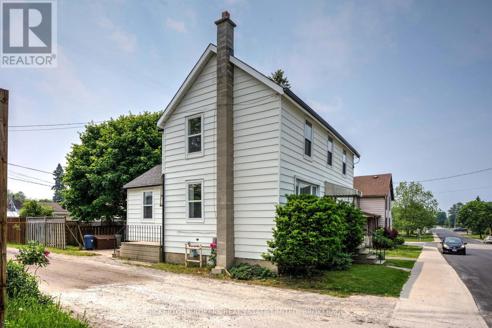 250 William Street N, Gananoque, Ontario  K7G 1S5 - Photo 2 - X12210067