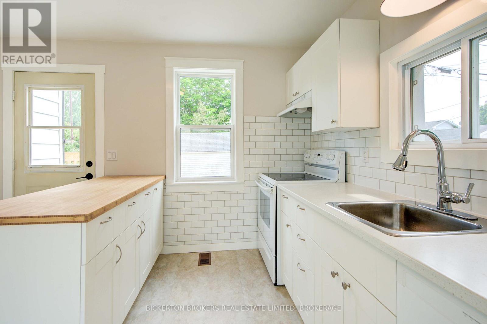 250 William Street N, Gananoque, Ontario  K7G 1S5 - Photo 21 - X12210067