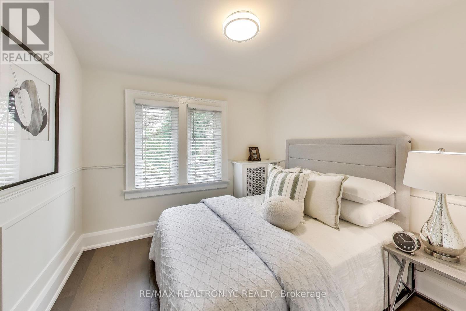 11 Donegall Drive, Toronto (Leaside), Ontario  M4G 3G6 - Photo 14 - C12208883