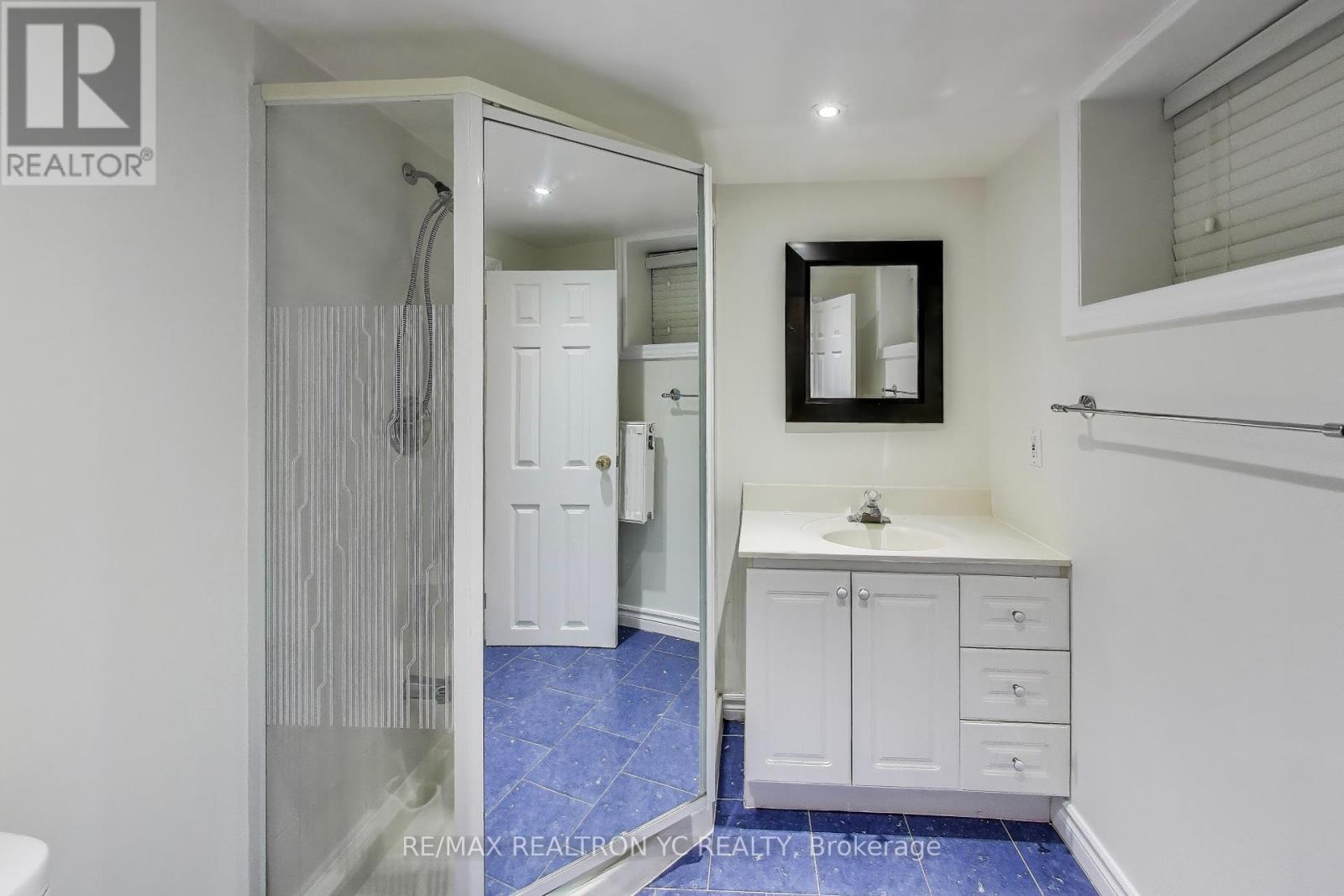 11 Donegall Drive, Toronto (Leaside), Ontario  M4G 3G6 - Photo 24 - C12208883