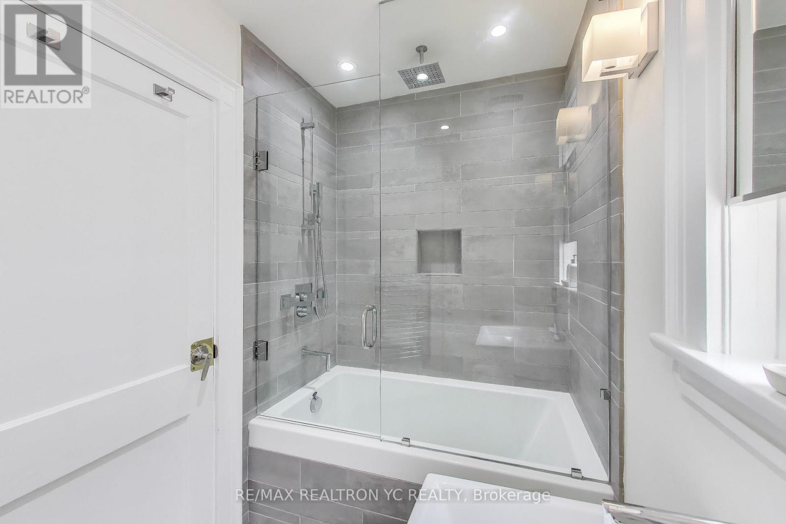 11 Donegall Drive, Toronto (Leaside), Ontario  M4G 3G6 - Photo 19 - C12208883