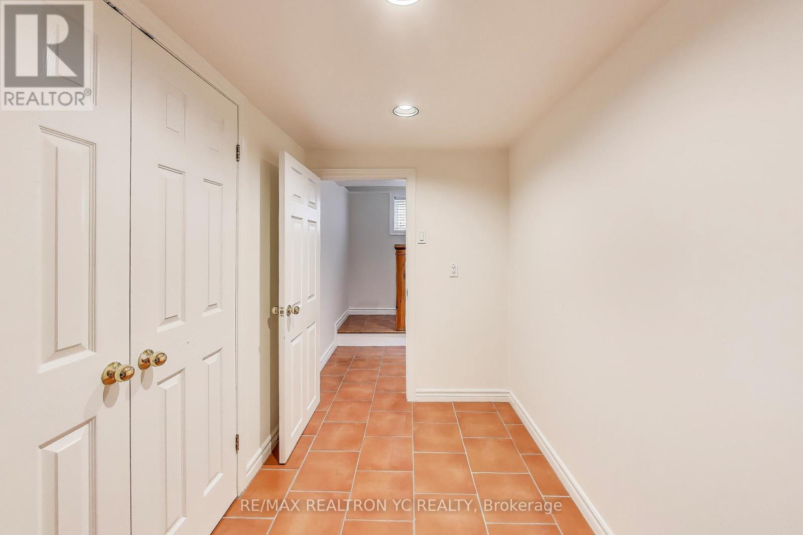11 Donegall Drive, Toronto (Leaside), Ontario  M4G 3G6 - Photo 23 - C12208883