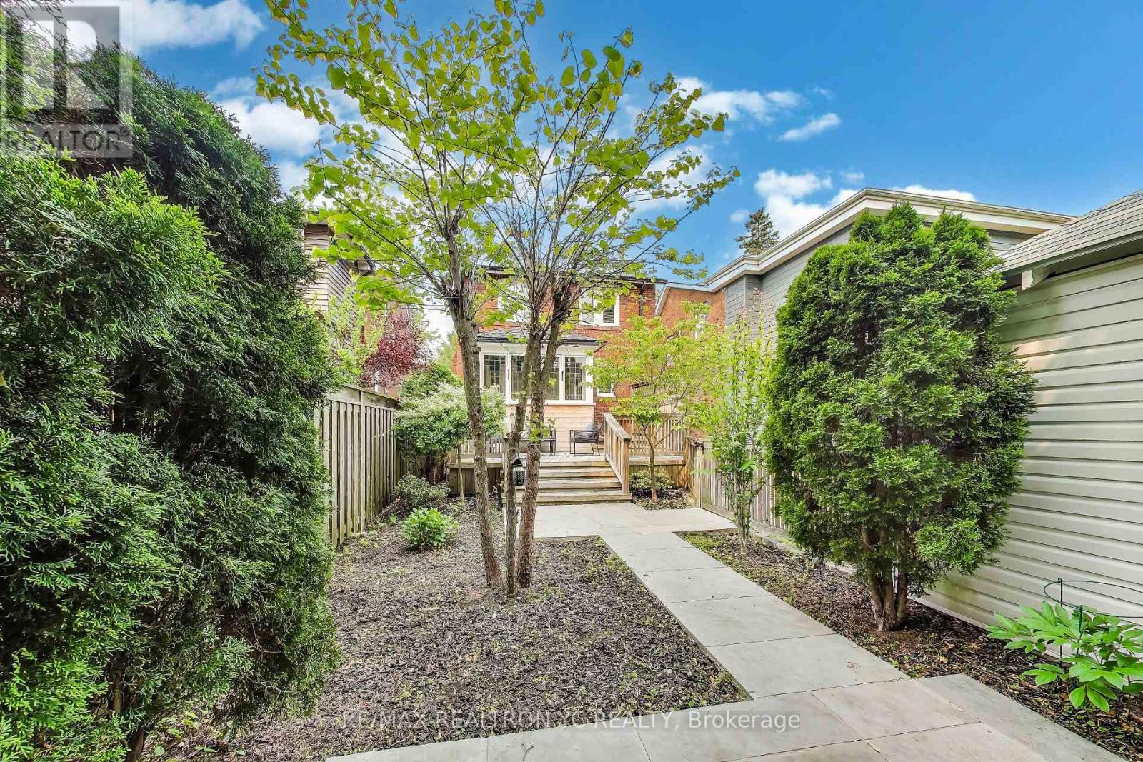 11 Donegall Drive, Toronto (Leaside), Ontario  M4G 3G6 - Photo 29 - C12208883