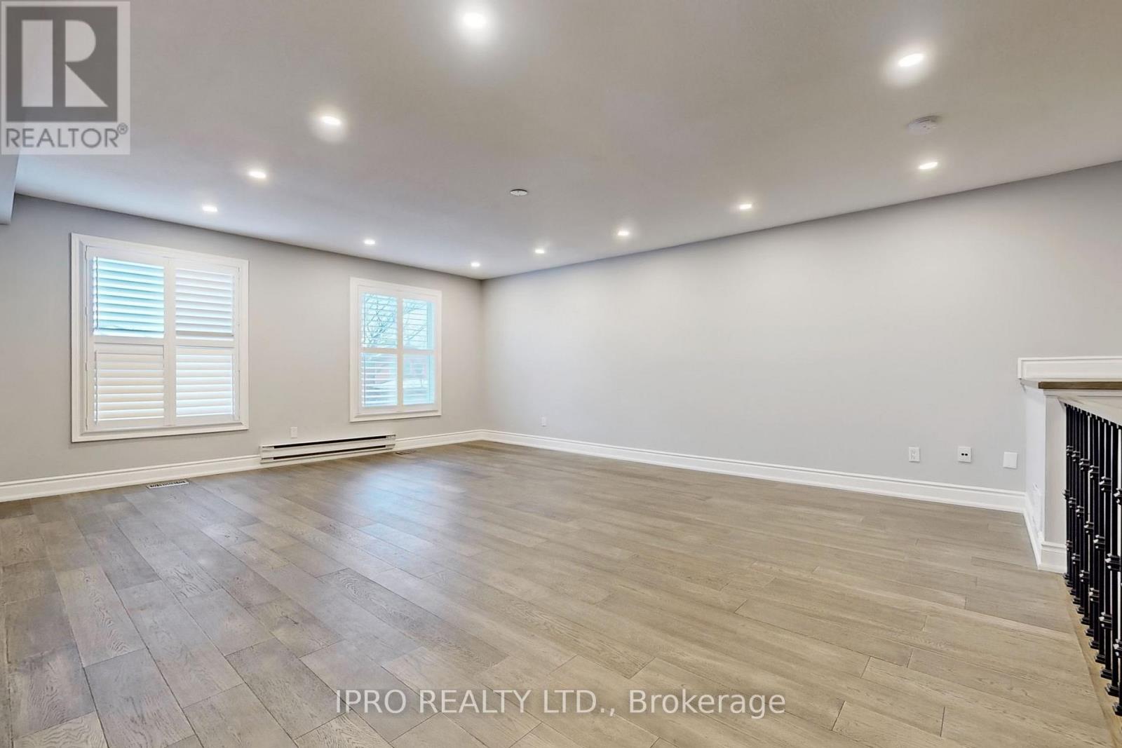 6521 Warbler Lane, Mississauga, Ontario  L5N 6E1 - Photo 24 - W12180617