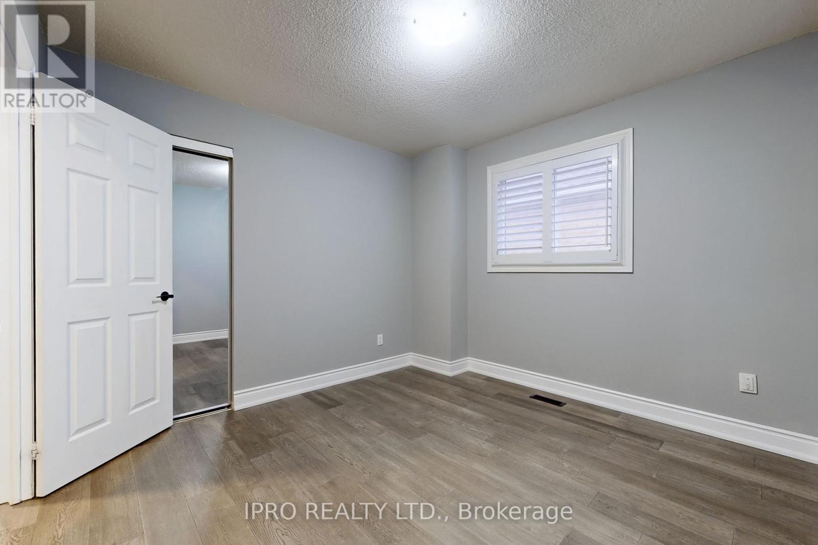 6521 Warbler Lane, Mississauga, Ontario  L5N 6E1 - Photo 43 - W12180617