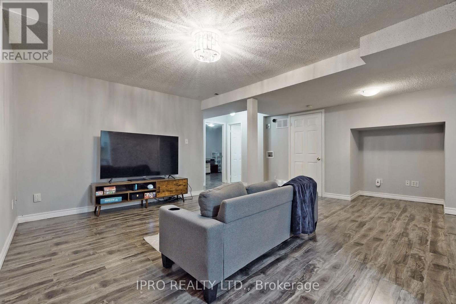 6521 Warbler Lane, Mississauga, Ontario  L5N 6E1 - Photo 47 - W12180617