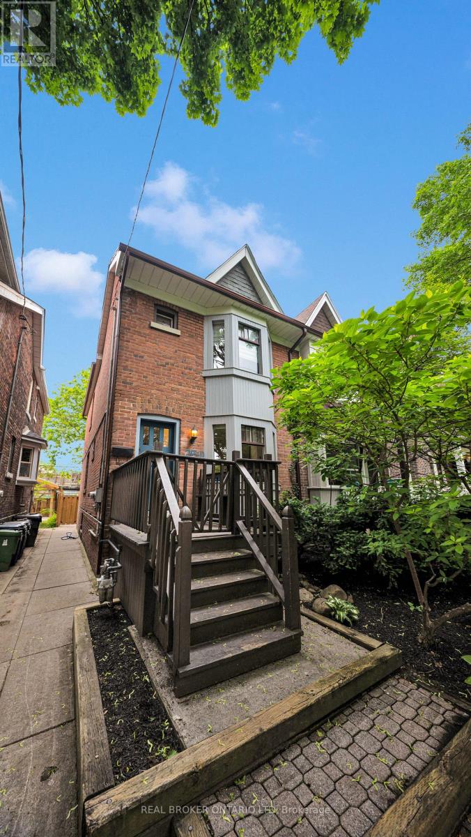 259 Strathmore Boulevard, Toronto (Danforth), Ontario  M4J 1P7 - Photo 2 - E12210156