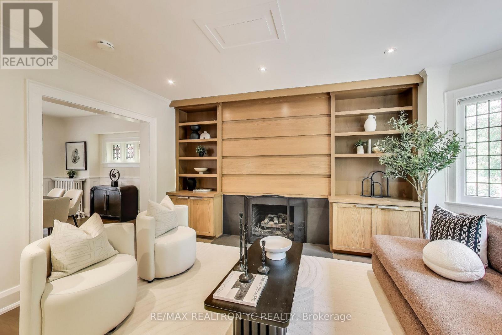 11 Donegall Drive, Toronto (Leaside), Ontario  M4G 3G6 - Photo 2 - C12208883